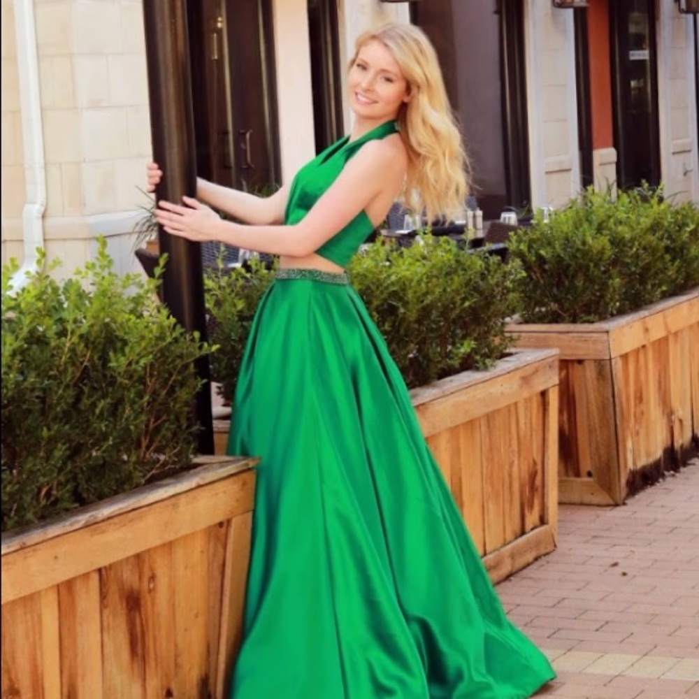 Meet your Posher, Abigail!